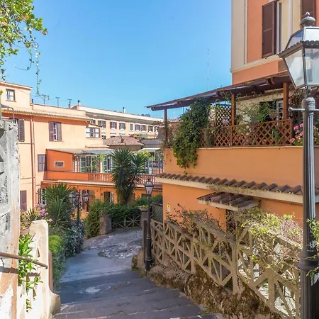 In Trastevere Village Apartment *